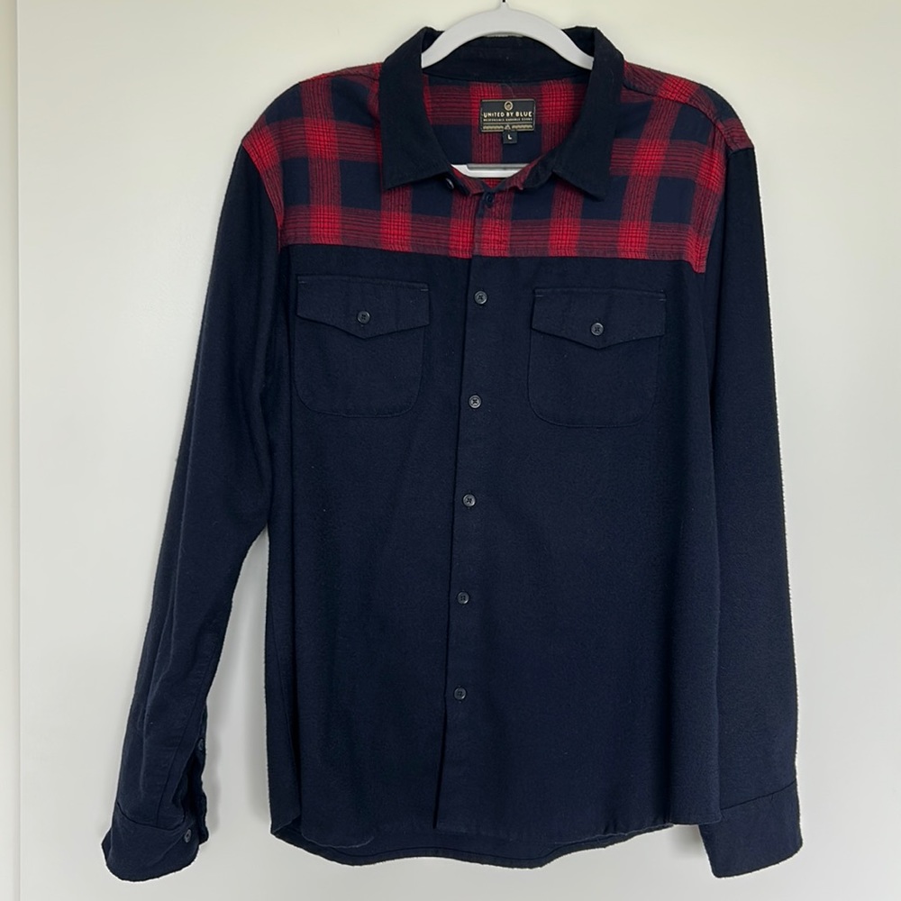 🤩 3 for $20 / United By Blue Button Down